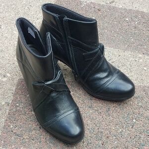 Naot Ankle Zip Booties